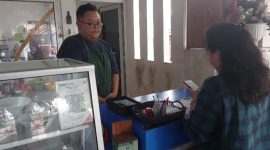 Para pelaku UMKM di Kota Semarang, Jawa Tengah terbantu dengan kehadiran QRIS dalam menerima pembayaran dari konsumen.