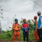 Pengawasan pekerjaan rekonduktoring Saluran Udara Tegangan Tinggi (SUTT) 150 kV pada jalur Jelok–Beringin 1 dan 2 oleh Manager ULTG Salatiga Andi Artha Kusuma.