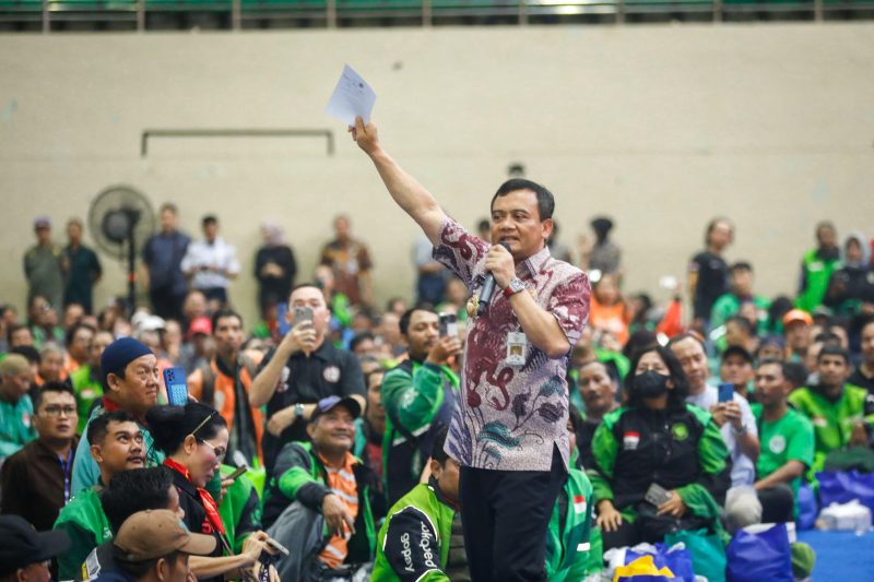 Gubernur Jawa Tengah, Ahmad Luthfi saat Sarasehan bersama Mitra Ojol dan ASK di GOR Jatidiri, Semarang, Jumat, 12 September 2025.