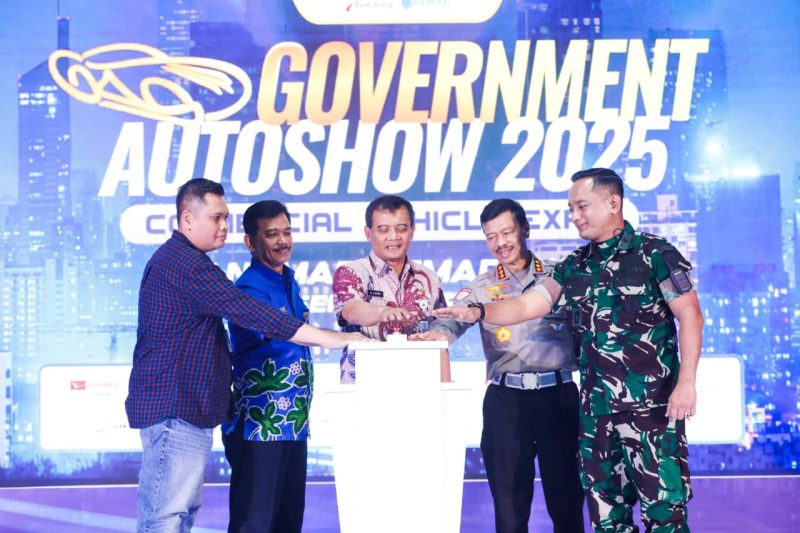 Gubernur Jawa Tengah Ahmad Luthfi saat membuka pameran Government Auto Show Commercial Vehicle Expo (GAS CVE) Tahun 2025 di Lanumad Ahmad Yani, Kota Semarang. 