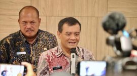 Gubernur Jateng, Ahmad Luthfi saat menghadiri acara evaluasi kinerja Industri Jasa Keuangan (IJK) Jawa Tengah Semester I di Hotel Gumaya, Kota Semarang, Selasa, 16 September 2025.
