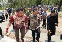 Gubernur Jawa Tengah Ahmad Luthfi meninjau langsung perbaikan (preservasi) ruas Jalan Todanan–Ngawen, Kabupaten Blora, pada Jumat, 26 September 2025. 