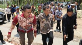 Gubernur Jawa Tengah Ahmad Luthfi meninjau langsung perbaikan (preservasi) ruas Jalan Todanan–Ngawen, Kabupaten Blora, pada Jumat, 26 September 2025. 